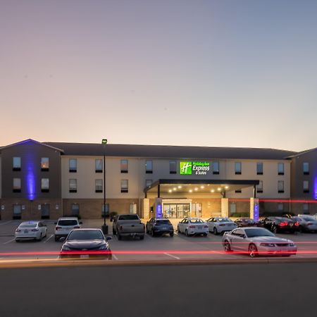 Holiday Inn Express & Suites N Waco Area - West By Ihg Exterior photo