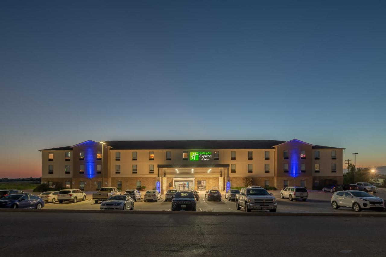 Holiday Inn Express & Suites N Waco Area - West By Ihg Exterior photo