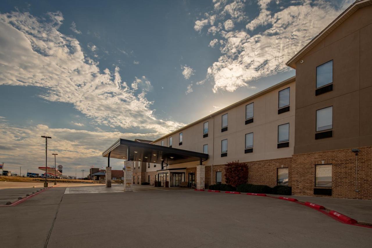 Holiday Inn Express & Suites N Waco Area - West By Ihg Exterior photo