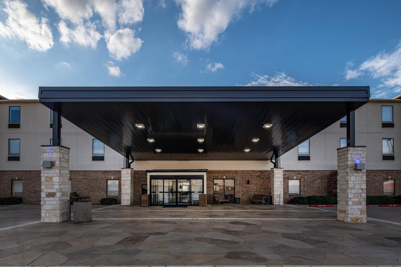 Holiday Inn Express & Suites N Waco Area - West By Ihg Exterior photo