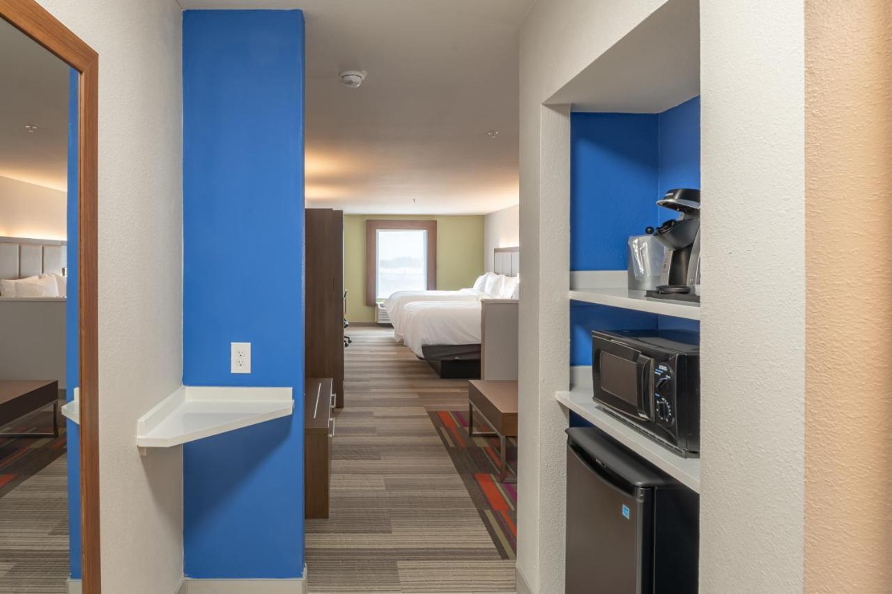 Holiday Inn Express & Suites N Waco Area - West By Ihg Exterior photo