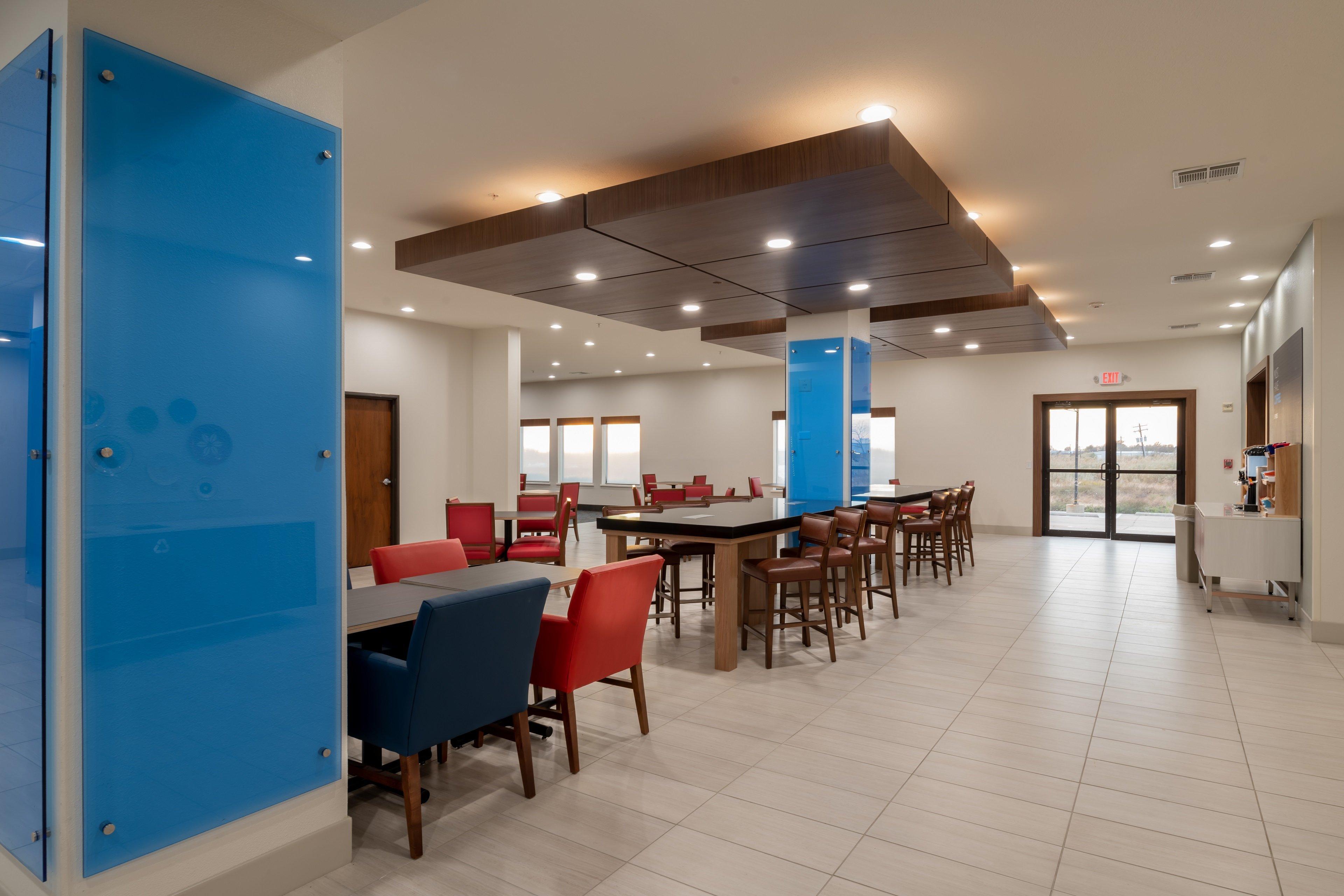 Holiday Inn Express & Suites N Waco Area - West By Ihg Exterior photo