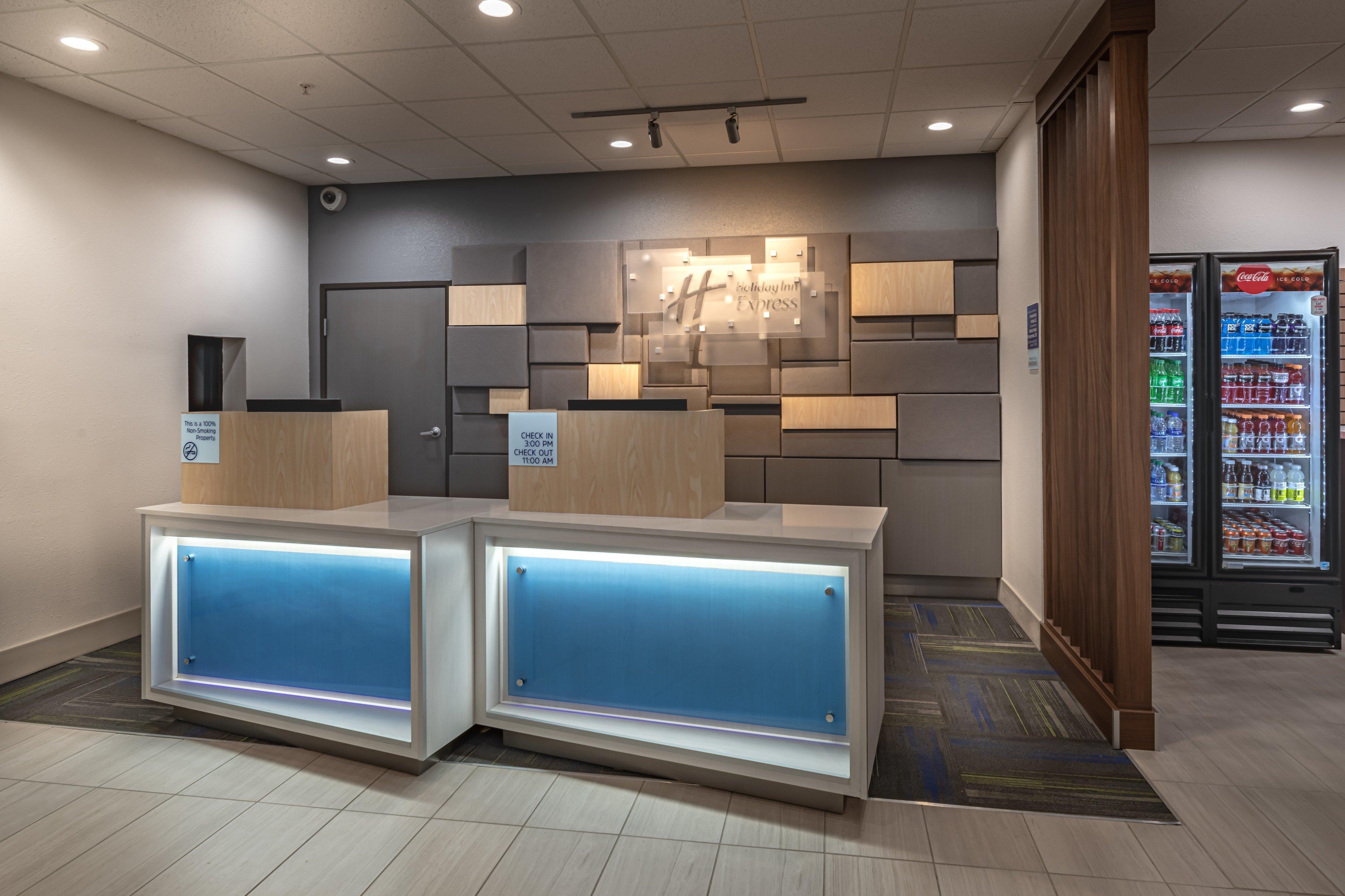 Holiday Inn Express & Suites N Waco Area - West By Ihg Exterior photo